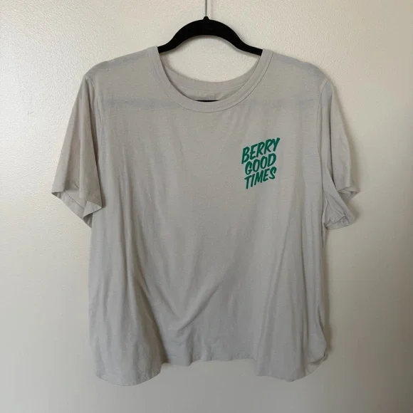 OLD NAVY Everywear Berry Good Times Graphic Tee - Picture 2 of 4